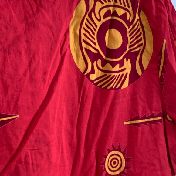 SHOPPING WITH ANTHONY Red and Gold Tunic. Short Sleeve w/ Slit. Size: 1X - Picture 5 of 6